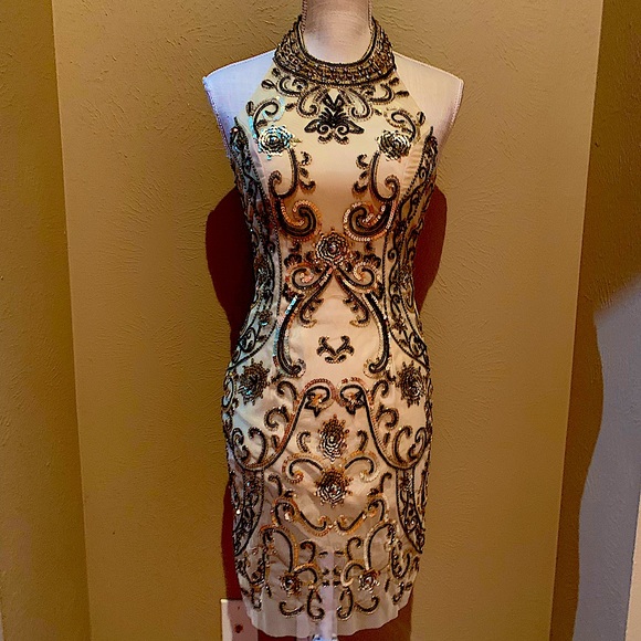 Shail K. Gown - Picture 3 of 7